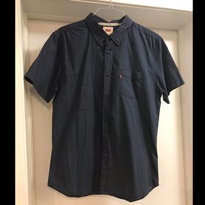 Men’s Levi’s short sleeve button down shirt